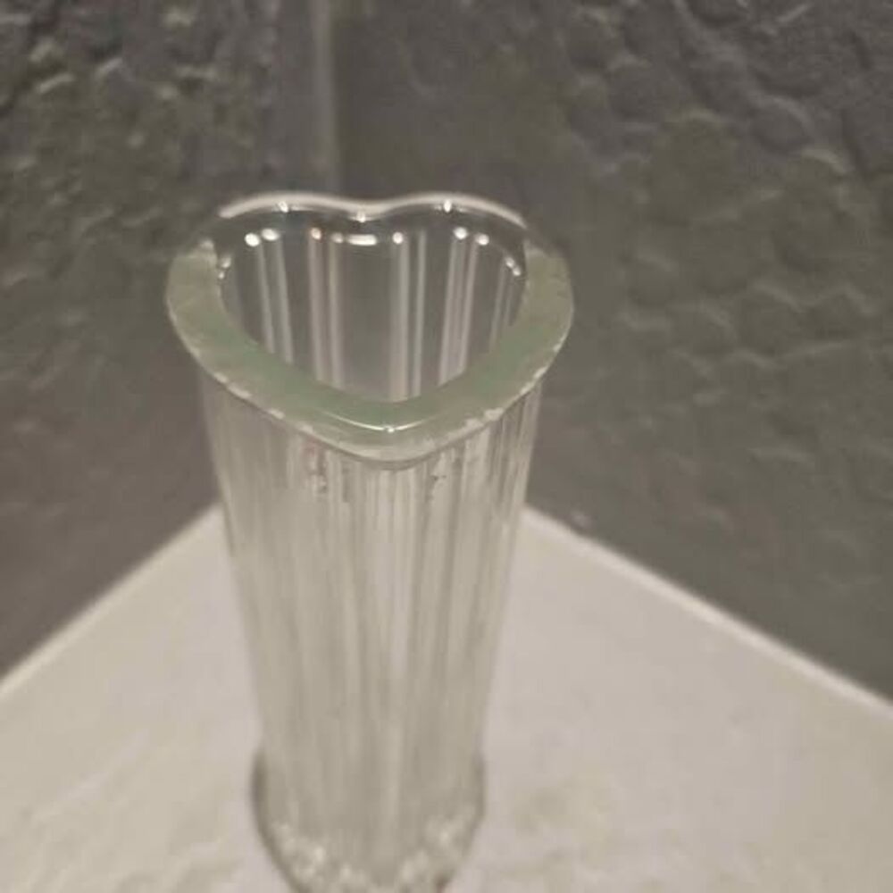 Vintage 1982 FTDA Heart Shaped Ribbed Glass Bud Vase
